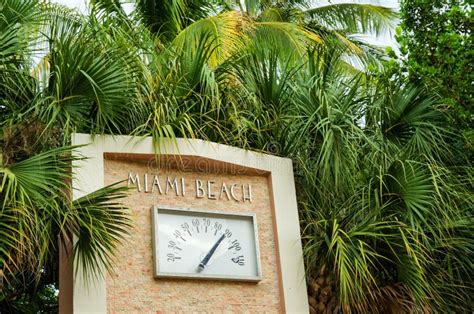 Reloj De Miami Beach Al Aire Libre Foto De Archivo Imagen De Ciudad
