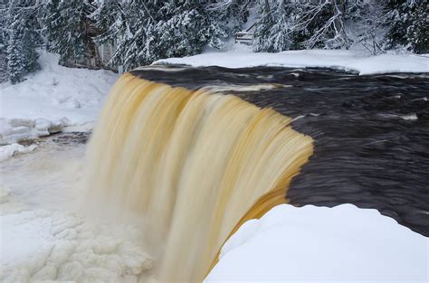 Tahquamenon Falls Up Close Michigan Nature Photos By Greg Kretovic