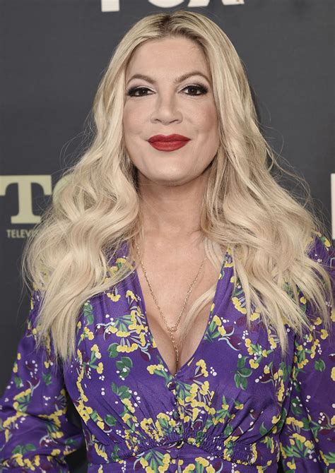 Does tori spelling have tattoos? TORI SPELLING at 2019 TCA Winter Tour in Los Angeles 02/06 ...