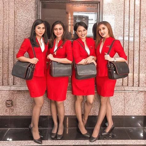 Pramugari Airasia Indonesiaのinstagram写真・2019年7月21日 1235 Ffa Places To Travel Leather Skirt