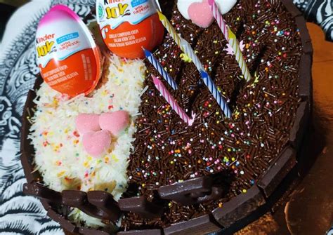 Dari style dan bentuk dekorasinya kue ultah ini cocok untuk remaja dan dewasa. Kue Ultah Untuk Ank2 Sederhana : Celahnya tidak begitu ...