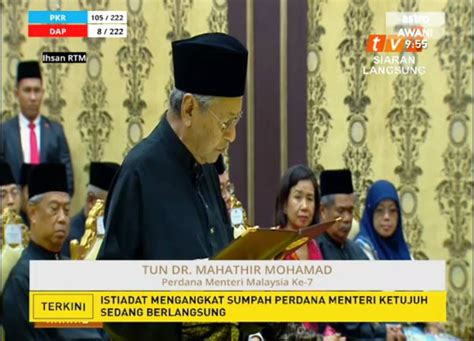 Live istiadat angkat sumpah pm ke 8. Rasmi: YDP Agong Perkenan Tun Mahathir Sebagai Perdana ...