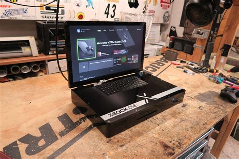 Modder Maakt Laptopversie Van Xbox One X Gaming Geeks Tweakers
