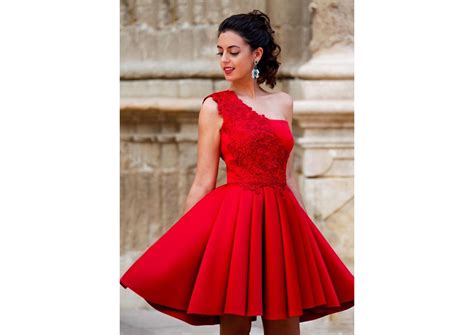 صور اجمل فستان احمر سواريه yasmina