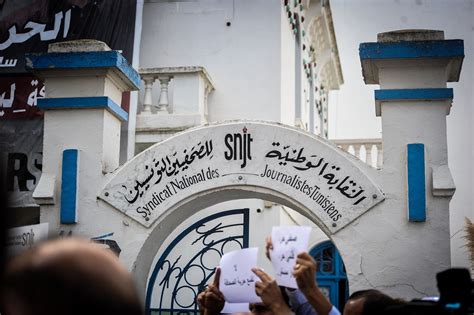 نقابة الصحفيين التونسيين ترفض إقصاء أي آراء في وسائل الإعلام خلال حملة الاستفتاء