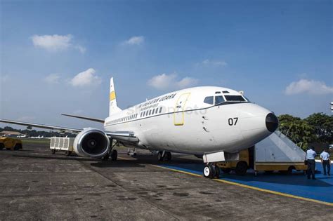 Defense Studies Garuda Indonesia Serahkan Pesawat Boeing 737 500