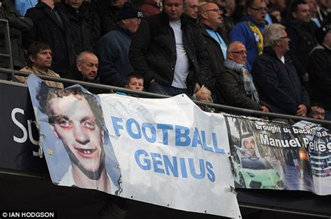 Manchester City Fans Plead With United Not To Sack David Moyes At The