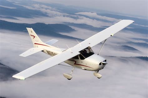 Cessna 172 Skyhawk Cloudy Flight Aircraft Wallpaper 2973 Aeronefnet