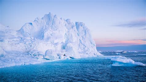 Landscape Of Iceberg In The Ocean Hd Nature Wallpapers Hd Wallpapers