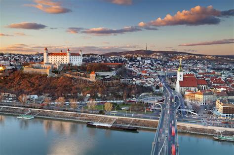 Bratislava, splendida capitale della slovacchia, è una città di antiche origini. Bratislava, Slovacchia. fotografia stock. Immagine di ...