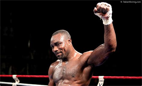 Boxe Gabon Taylor Mabika Champion Du Monde Africa Top Sports