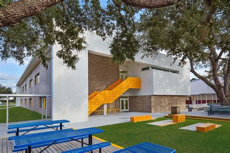 Fruitville Elementary School Classroom Building | Sweet Sparkman Architects | Archello