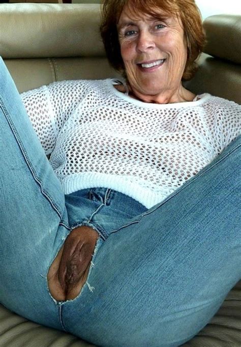 Old Gilf Is Posing Almost Nude