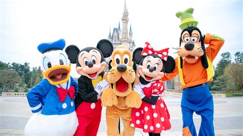 Tokyo Disneyland Bans Hugging Mascots To Prevent Spread Of Virus From