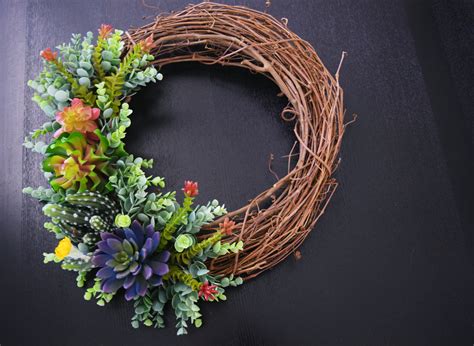 Join the ends, and fold them over 1. DIY Succulent Wreath-home decor-hobby lobby-decoration