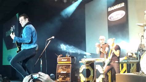 Anhelo de satisfacción, nuevo libro e muito mais músicas! Catupecu Machu en la fiesta de Ford Ranger en Salta - YouTube
