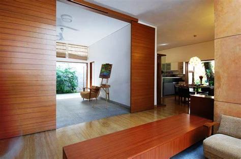 Desain rumah satu lantai minimalis elegan. Pintu Lipat Kayu Minimalis ~ Desain Minimalis