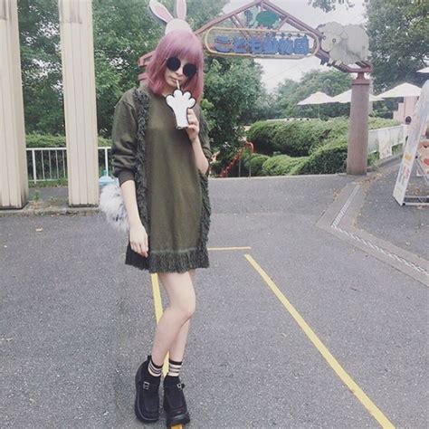 The song has a lot of references to death. ド派手な衣装がかわいいきゃりーぱみゅぱみゅ。その私服は ...