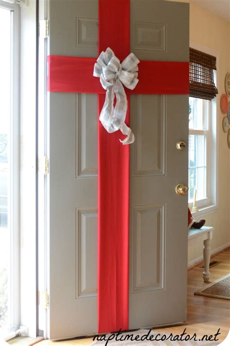 In addition, keep a tight rein on light wall colors can help to make a small bedroom with a glass door feel more open and airy. 5 Best Christmas Door Decorations - How to Decorate Your ...