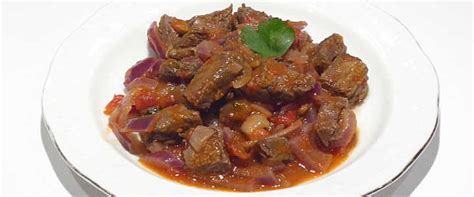 800 g di lesso già cotto. La ricetta del Lesso rifatto con cipolle