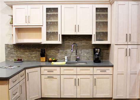 Phoenix cabinet interiors from all teriors for affordable phoenix cabinet interior services you can depend on, turn to all teriors. New Shaker Kitchen Cabinet Doors An Affordable Remodeling ...