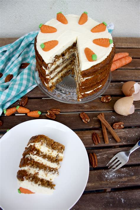 Super Moist Carrot Cake With Vanilla Cream Cheese Frosting Happy Kitchen
