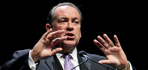 huckabee won t back down on same sex marriage stance