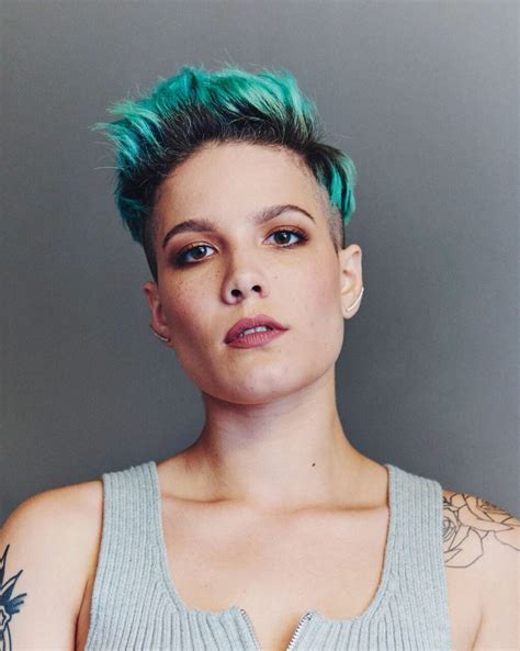 On new year's eve, halsey showed off a new shaggy, blonde hairdo. Halsey (singer) | Halsey hair, Halsey short hair, Short ...