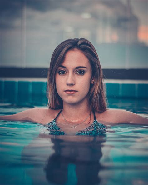 Gratis Afbeeldingen Gezicht Haar Water Blauw Huid Schoonheid Lip Hoofd Zwembad