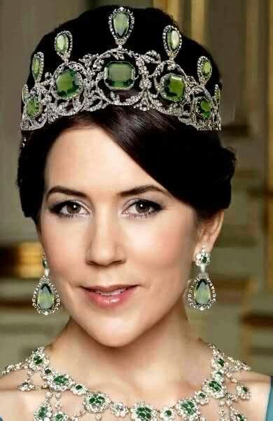 Crowned Princess Mary Of Denmark In 2020 Royal Crown Jewels Royal