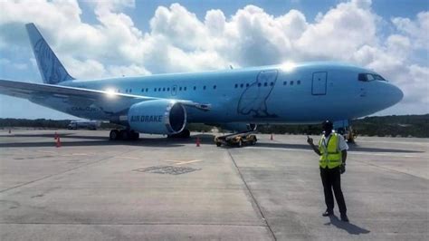 Conheça O Air Drake O Luxuoso Avião Particular Que O Rapper Usou Para Vir Ao Brasil 2509