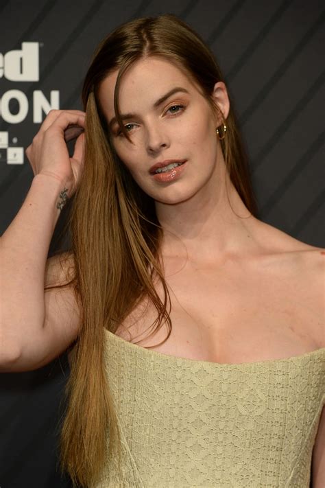 Robyn's body talk is the most interesting pop music i've heard in years. Robyn Lawley - SI Sportsperson of the Year Awards 2017 ...