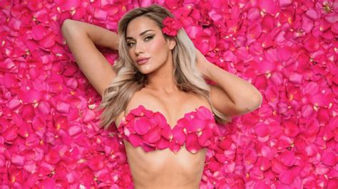 Paige Spiranac Covers Herself In Rose Petals As Stunning Golf