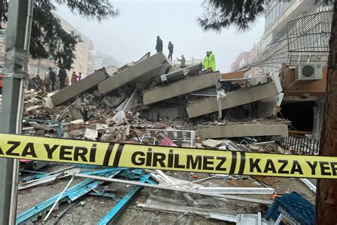 Le Terribili Immagini Del Devastante Terremoto In Turchia E Siria
