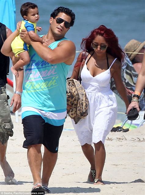snooki shows off dramatic 50lbs weight loss in bikini as she splashes around jersey shore with