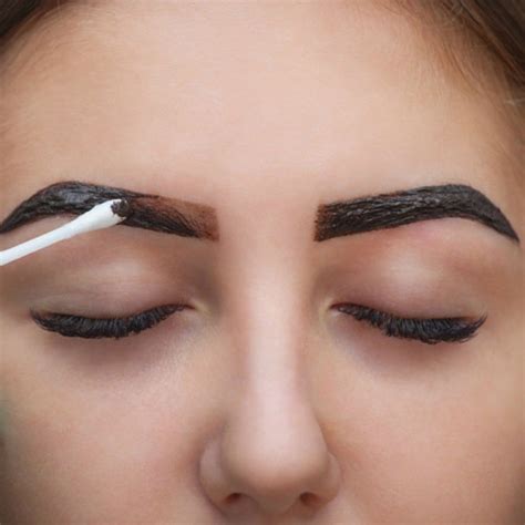 Brow technicians don't just do women's eyebrow threading and tinting, but they can also perform men's eyebrow shaping near you. Eyebrows Threading Near Me Now