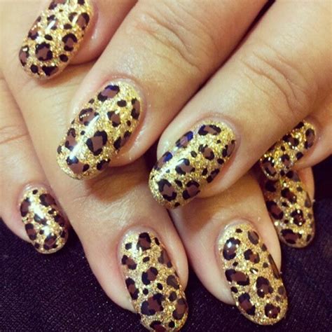 Shop sephora collection's color hit nail polish at sephora. 32 Beautiful Examples of Gold Glitter Nail Polish Art - World inside pictures