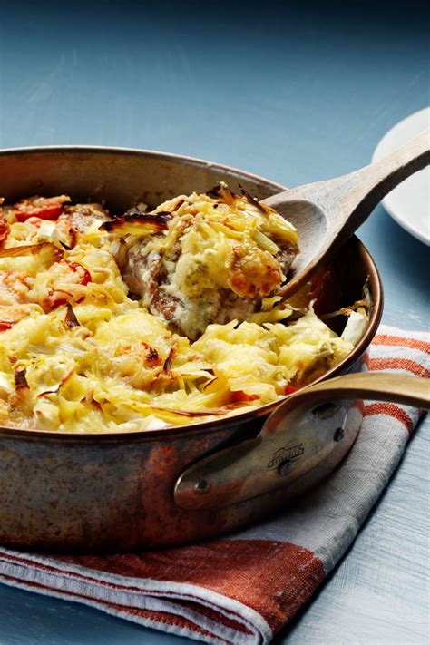 Directions for cooking a rotisserie chicken on a gas grill with rotisserie attachment. Keto Chicken Casserole - Recipe - Diet Doctor | Recipe ...