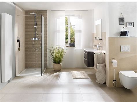 Von weichen handtüchern über luxuriöse spiegel bis hin zu stilvollen accessoires für ihr badezimmer. Badezimmer Modern Einrichten ...