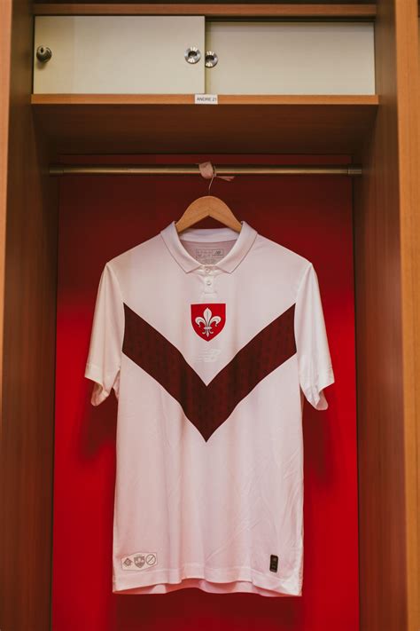 The club main rivals in the french league are with rc lens (which is known as derby du nord), valenciennes. Lille OSC 2019 New Balance 75th Anniversary Kit | 19/20 ...