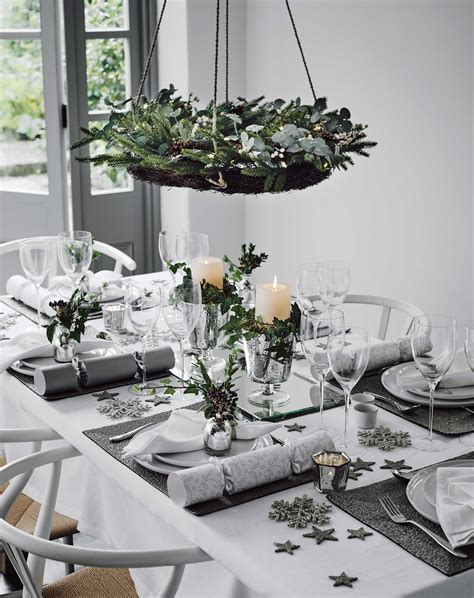 Beautiful Ways To Decorate Your Christmas Table Table De Noël Blanche