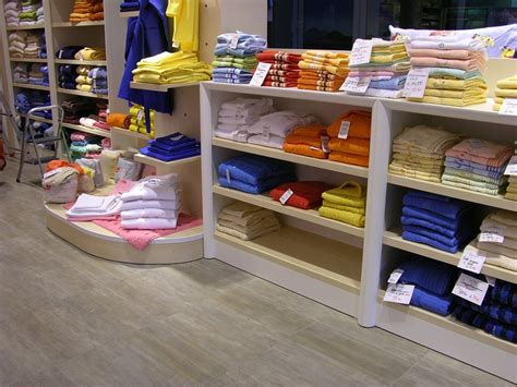 Die farbverläufe machen das besondere merkmal dieses betons mit einer lebendigen, wohnlichen, plastischen ausstrahlung aus. Casa Dolce Casa