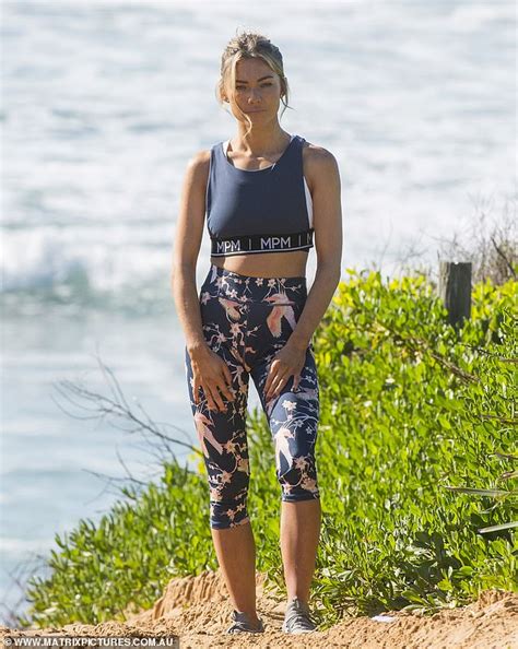 Sam Frost Flaunts Her Sensational Figure In Activewear During Home And