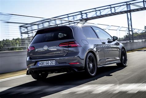 The gti takes performance to a new level with the looks to match too. Prijzen Volkswagen Golf GTI TCR (2019) - AutoRAI.nl