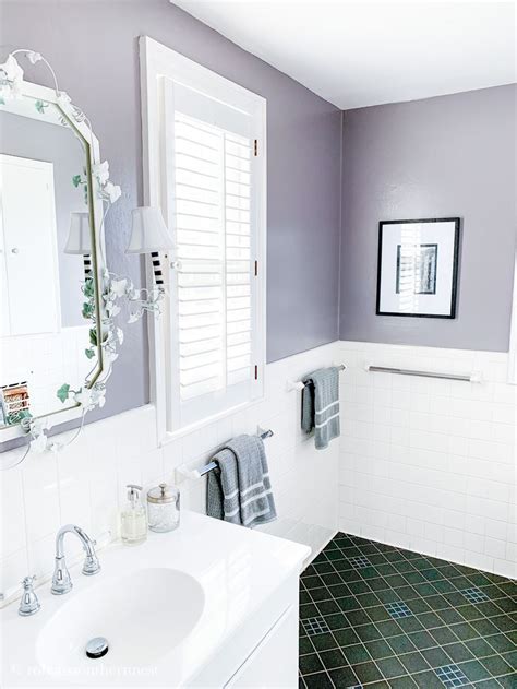 Gray Bathroom In 2020 Paint Colors Purple Bathrooms Grey Bathrooms