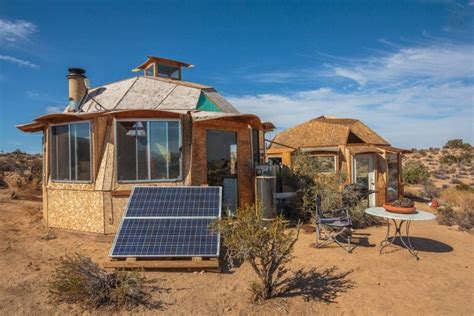 Dragonfly Desert Retreat Offers Complete Off Grid Living Off Grid