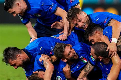Die spiele gibt es bei uns im liveticker. EM 2021: Italien überragt gegen Schweiz erneut und ...