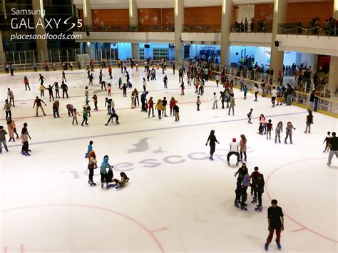 The other highlight of the mall is the olympic size skating rink by icescape ice rink. IOI City Mall Putrajaya