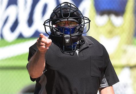Mlb Umpires Robots Will Be Close To The Major Leagues In 2022