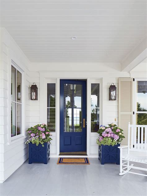 If you're looking for a paint color that is not overly warm or creamy, sherwin williams snow bound is a good one. This New Home is Filled With Old Florida Soul | Best exterior paint, Exterior paint colors ...